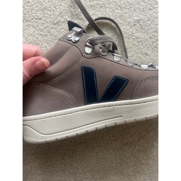 Veja Women's‎ Roraima High Top Sneakers Taupe Suede Leather- Size 6 - Picture 9 of 10